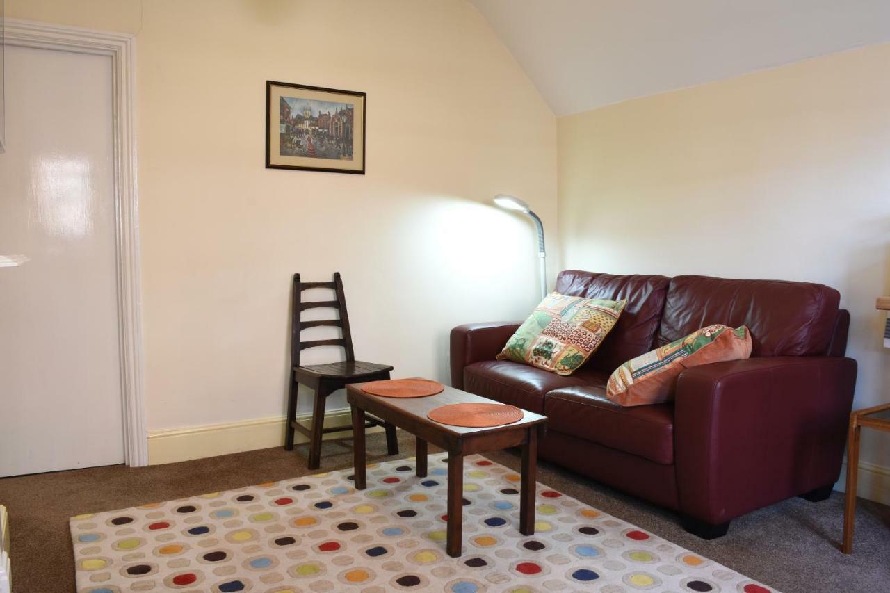 Apartment Flat *